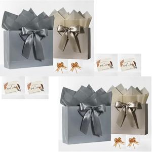 Juego de 4 Bolsas de Regalo para Boda de Tamaño Mediano con Asas, 8 Papelillos, 4 Tarjetas de Felicitación y 4 Cintas Decorativas - para Cumpleaños y Bodas - Product Image 1