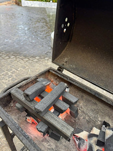Charbon de bois de sciure de bois directement de l'usine |   Combustible pour barbecue à combustion longue durée et sans fumée 84 973 101 511 - Product Image 4