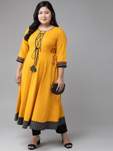 Kurta Anarkali en coton slub brodé jaune, grande taille, col rond, manches trois quarts, confortable à porter, vente en gros - Product Image 5