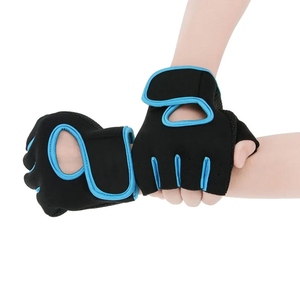 ถุงมือยกน้ำหนักแบบครึ่งนิ้ว OEM ผลิตตามสั่ง สำหรับออกกำลังกาย ฟิตเนส หนังแท้ พร้อมที่รัดข้อมือ สำหรับผู้ชาย - Product Image 3