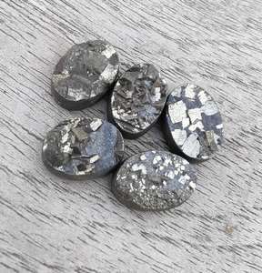 Pyrite Druzy ovale dorée brute à dos plat, pierre précieuse calibrée, pierre en vrac pour la fabrication de bijoux et les fournitures d'artisanat - Product Image 5