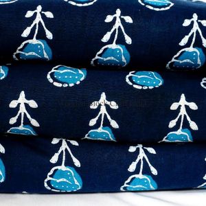 Tissu en coton indien imprimé à la main, magnifique impression au bloc artisanal par Robe Cotton Textile Fabrics, tissus en coton imprimé pour vêtements féminins - Product Image 2