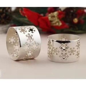 Anneau de serviette en métal élégant pour la présentation de table, la décoration de mariage et d'événements - Product Image 2