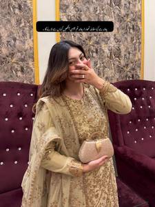 Ensemble de costume palazzo beige brodé, Kurti et Dupatta à sequins épais, tenue de fête et de mariage pour femme brodée de fleurs - Product Image 6