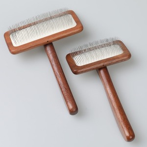 Cepillo de madera quitapelos para mascotas, cepillo de madera para el cuidado de mascotas, herramienta de cepillado de madera para eliminar el pelo y el desprendimiento. - Product Image 3