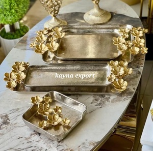 Plateau en métal doré pour cadeaux de chocolat, vente directe usine, avec poignée en bois, design martelé - Product Image 4