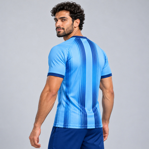 Camiseta de Fútbol Sublimada con Gráficos Vibrantes, Nombres y Números de Jugadores Personalizados y Tela Transpirable para Equipos de Fútbol Profesional - Product Image 3