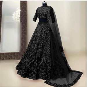 SOIRÉE TAPETA SOIE BRODERIE TRAVAIL LEHENGA CHOLI AVEC DUPATTA NOIR - Product Image 1