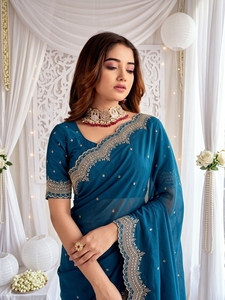 Sari en soie turquoise avec bordure brodée de motifs étoiles pour les occasions de mariage et de Diwali, sari traditionnel pour femmes, longueur au sol, protection solaire - Product Image 3