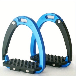 Estribos de aluminio rojos con textura negra y tacos metálicos para montar a caballo, estribos con tacos metálicos plateados para equitación - Product Image 2