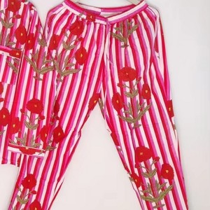 Conjunto de Pijama a Rayas para Mujer, Corte Holgado, Cuello Camisero, Cierre de Botones, Ropa de Dormir Informal para Primavera, Rosa Rojo, Tejido 100% Algodón - Product Image 3