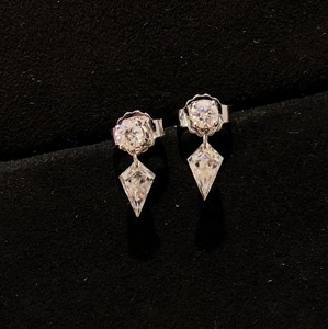 Boucles d'oreilles pendantes en or massif 14 carats avec diamant de laboratoire en forme de cerf-volant, bijou unique, brillant et minimaliste, cadeau de mariage pour femme, idéal pour les soirées - Product Image 1