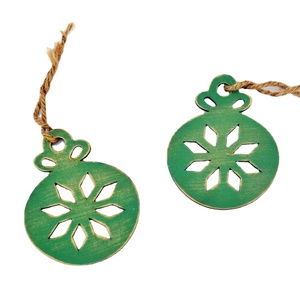 Vente en gros d'ornements de Noël en bois écologiques, flocons de neige découpés au laser, étiquettes suspendues en bois personnalisées, décoration de sapin de Noël - Product Image 1