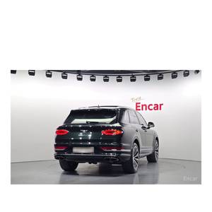 Bentley Bentayga 4.0 V8 Azure 2023 avec volant à gauche, boîte de vitesses automatique, sièges en cuir, caméra arrière - 87 947 km - Product Image 4