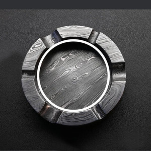 Cendrier en acier Damas durable, cendrier en métal de qualité supérieure pour cigarettes et cigares, accessoire décoratif pour la maison et la table - Product Image 1