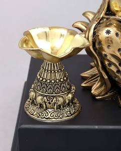 Estatua de Ganesha de 13 Pulgadas en Latón sobre Base de Madera, Estilo Art Deco, Pop Art, Religiosa, Ecológica, Hecha a Mano, Regalo para Diwali - Product Image 6