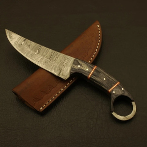 Couteau Skinner à lame fixe en acier Damas de haute qualité, fait main, à pointe tombante, gravé floral orné, avec poignées en argent et bois de cerf - Product Image 1