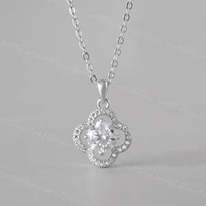 จี้เงินแท้รูปโคลเวอร์สี่แฉกประดับมอสซาไนต์ทรงกลม ดีไซน์น่ารักสำหรับผู้หญิง - Product Image 2