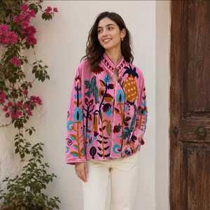 Chaqueta de Terciopelo Hecha a Mano con un Aspecto Impresionante, Fresco y Novedoso, Bordado Suzani Colorido con Motivo de Piña, Chaqueta Boho Chic para Mujer - Product Image 1