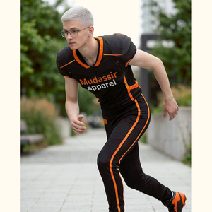 Maillot de football américain pour homme Mudassir Apparel, noir et orange, sans manches, col en V, respirant, ajusté, en mesh - Product Image 2