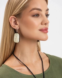 Boucles d'oreilles pendantes rectangulaires en corne de buffle naturelle, faites à la main, polies, bijoux artisanaux naturels pour femmes, design moderne, tendance - Product Image 4