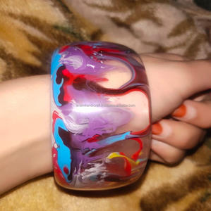 Bouton de manchette artisanal personnalisé hautement poli Bracelet en résine de mode de style vintage pour les femmes de l'Inde - Product Image 4