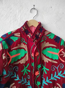 Chaqueta Vintage para Mujer, Color Granate, Estilo Suzani, Bordado Floral de Arte Folclórico, Estilo Boho Chic - Product Image 4