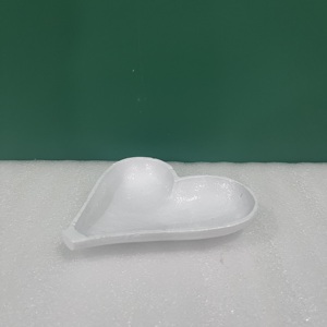 Artisan Design Heart Shaped Aluminium Decorative Tray Modern Design Valentine'S Day Gift White Single Piece Living Room - Product Image 3