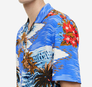 Camiseta de poliéster de manga corta con impresión personalizada gratuita, sublimación personalizada, camiseta con logotipo personalizado de sublimación, muy vendida. - Product Image 3