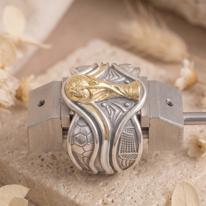 Bague de trophée de football 3D personnalisée en argent sterling 925, bague pour fan de football, bijoux commémoratifs de fête, fabricant en gros - Product Image 4