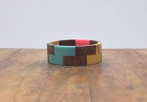 Brazaletes de madera hechos a mano con acabado natural, accesorios de madera de estilo joyería de moda, look moderno para mujer - Product Image 3