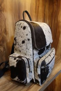 Mochila Unisex Hecha a Mano de Cuero Vacuno Estilo Western, Rústica y Antirrobo con Forro de Poliéster - Product Image 6
