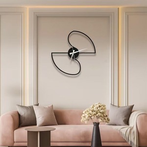 Horloge murale polygonale moderne en métal, mouvement à quartz silencieux, design or et noir, décoration pour la maison et le bureau - Product Image 2