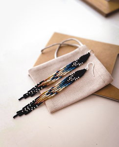 Meilleur importateur de boucles d'oreilles pendantes artisanales à motifs naturels et perles – Dégradé bleu marine à marron, style bohème chic pour les fiançailles - Product Image 1
