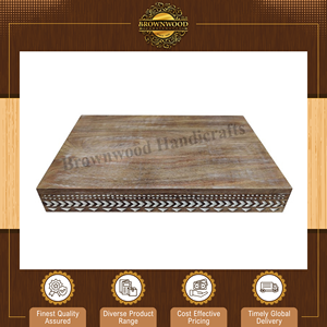 ถาดไม้มะม่วงแกะสลักด้วยมือ |   ถาดเสิร์ฟอาหารไม้ทรงสี่เหลี่ยม ดีไซน์หรูหรา พร้อมหูจับ สำหรับใช้ในบ้านและร้านอาหาร - Product Image 4