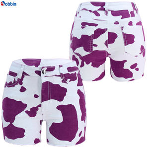 Shorts de mezclilla de moda con estampado de vaca para mujer, shorts de mezclilla de verano para mujer, shorts con estampado animal, transpirables y desgastados. - Product Image 4