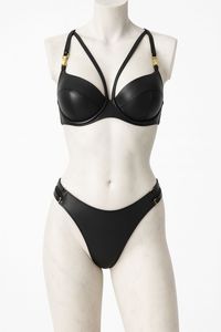 Conjunto de lencería de dos piezas para mujer: sujetador con aros de piel sintética color burdeos y bikini con tiras en Y, copa completa y efecto push-up. - Product Image 3