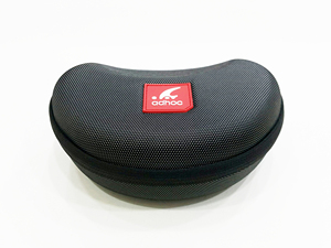 Estuche rígido para gafas en forma de U, negro sólido, protector, de EVA. - Product Image 1