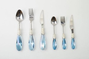 Ensemble de couverts de luxe en acier inoxydable avec manche en résine – Cuillère, fourchette, couteau – Réutilisable, écologique, compatible lave-vaisselle – Idéal pour les fêtes et les dîners modernes - Product Image 6