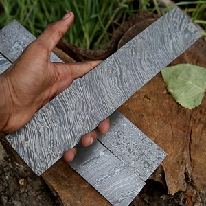 Cuchillo con mango de acero inoxidable, hoja de acero de Damasco con patrón de plumas, billete forjado a mano de primera calidad, hoja de metal de alto contenido de carbono - Product Image 4