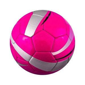 Ballon de football classique à logo uni, haute résistance à l'humidité, avec chambre à air en caoutchouc résistant à l'eau et adhérence renforcée - Product Image 3