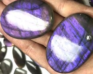 ธรรมชาติหลวมพลอยสีม่วง Labradorite ที่มีคุณภาพสูงพลอยธรรมชาติขายส่งราคาโรงงานสีม่วง Labradorite - Product Image 2