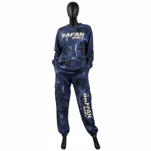 Conjunto de pantalón jogger y camiseta de algodón y poliéster de alta calidad, 230 GSM, color azul marino oscuro, con logotipo personalizado impreso, para mujer. Conjuntos de mujer. - Product Image 1