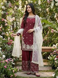 Ensemble de costume en soie pour femme, entièrement brodé avec des sequins, comprenant un haut, un pantalon palazzo et un dupatta en dentelle d'organza, prêt à porter - Product Image 3