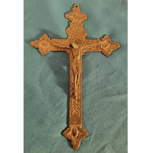 Élégante croix religieuse en laiton, décoration murale artisanale pour les lieux de culte chrétiens et les salles de prière - Product Image 1