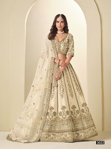 Lehenga Choli Moderno de Seda Artística Semisellada con Bordado Intenso para Fiestas, Bodas y Diwali - Product Image 2