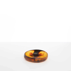 Assiette décorative artisanale en résine noire tourbillonnante ambre de luxe, vaisselle élégante pour la cuisine, la salle à manger et la décoration moderne de la maison - Product Image 4