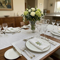 Serviette de table en tissu blanc avec ourlet brodé motif mistletoe, réutilisable, en coton, pour restaurant, maison, fêtes