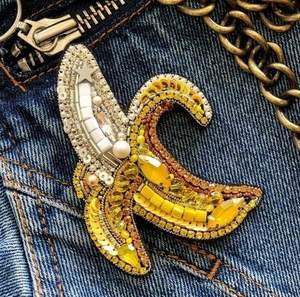 Broche perlée de qualité supérieure pour femmes, élégant accessoire de bijouterie ethnique à prix avantageux - Product Image 2
