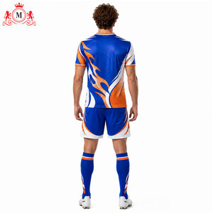 ชุดเสื้อฟุตบอลสีส้มดำแบบซับลิเมชั่นสำหรับผู้ชาย พร้อมกางเกงขาสั้น ชุดยูนิฟอร์มฟุตบอลผู้ใหญ่ ผ้าโพลีเอสเตอร์ระบายอากาศ ตรวจจับรอยตะเข็บ - Product Image 2